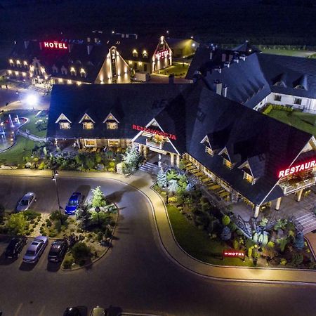 Dwor Kresowy Hotel Radymno Kültér fotó