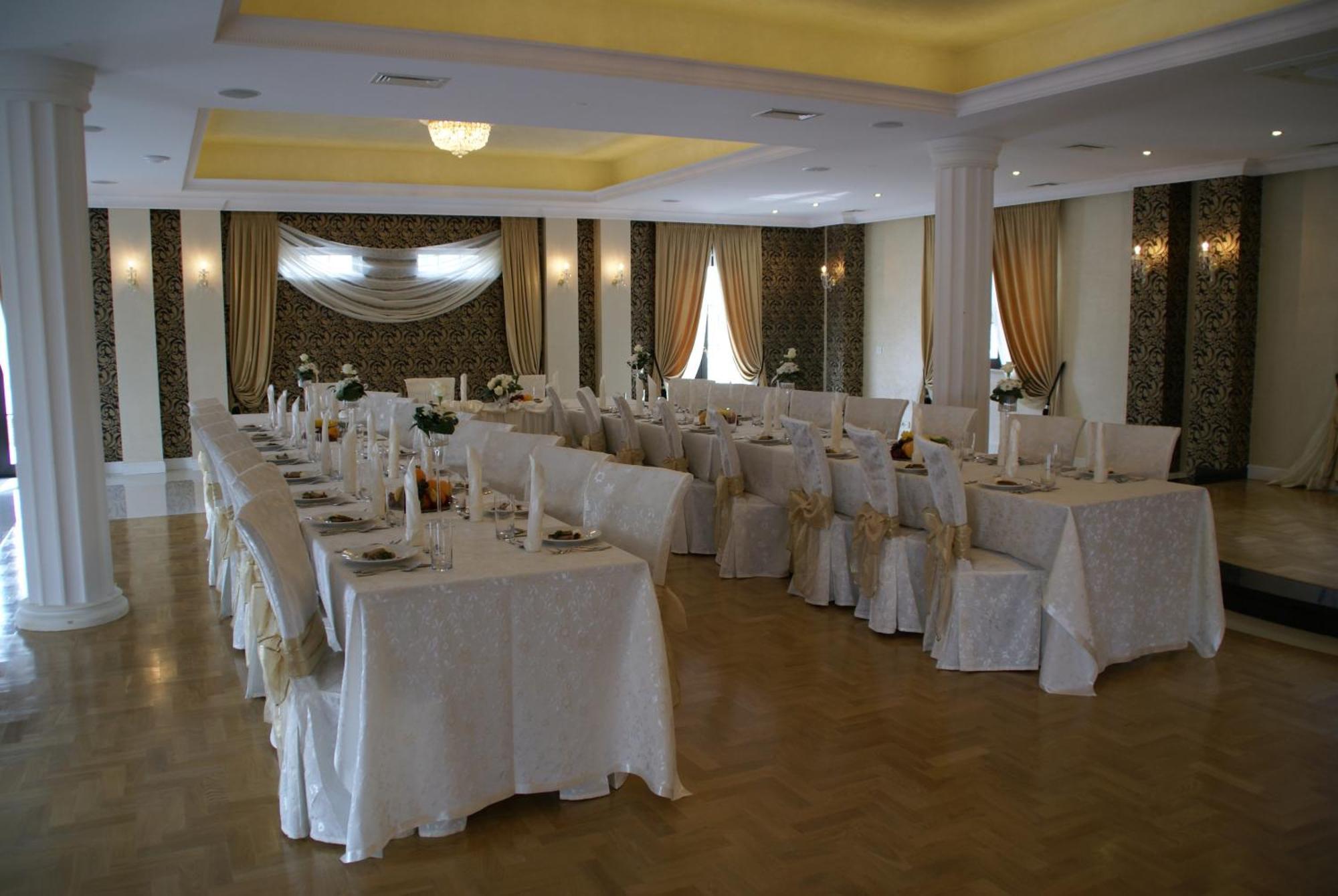 Dwor Kresowy Hotel Radymno Kültér fotó