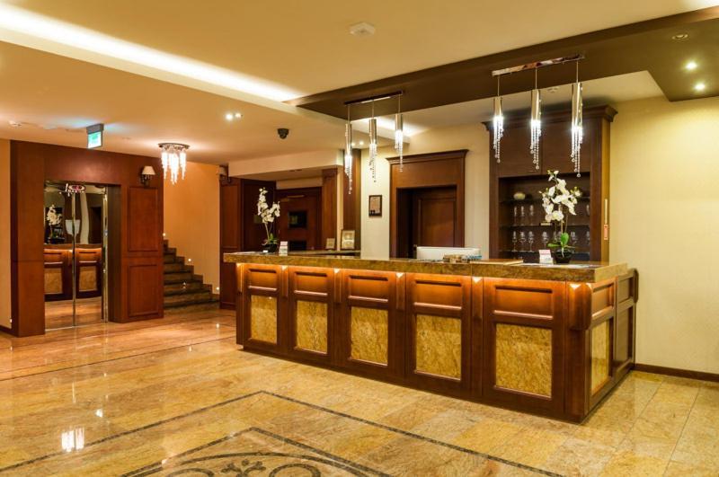 Dwor Kresowy Hotel Radymno Kültér fotó